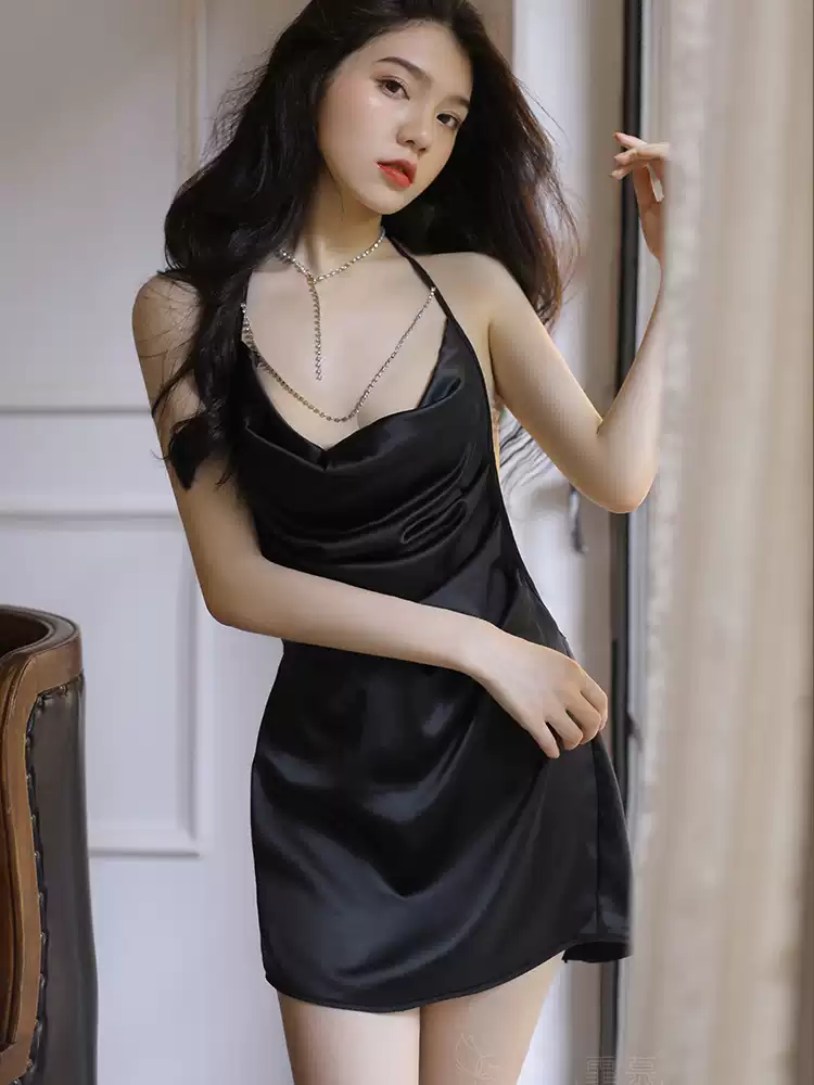 Backless halter neck nightgown S627